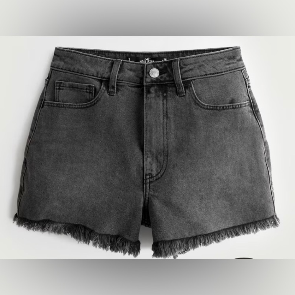 Hollister Ultra High Rise Mom Short 3”